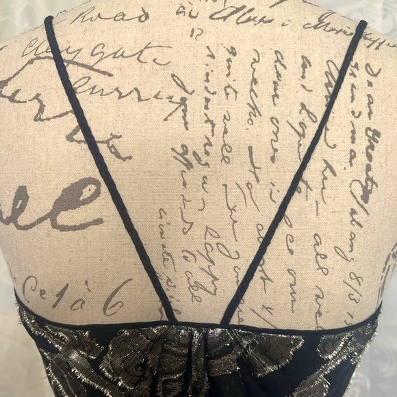 Sz8 Calvin Klein size 8 silver and black tinsel dress. - Picture 8 of 8